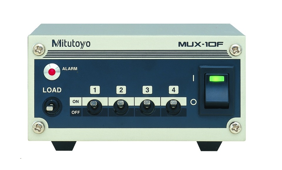 MUX-10F čtyř kanálové D-SUB9 sériové rozhraní pro připojení 4 měřicích přístrojů