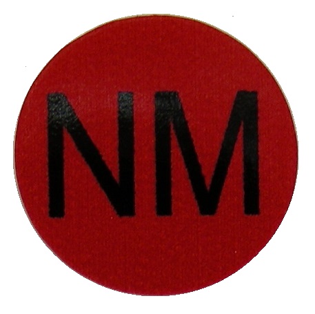 Samolepící štítek NM (nevyhovující měřidlo), průměr 12 mm