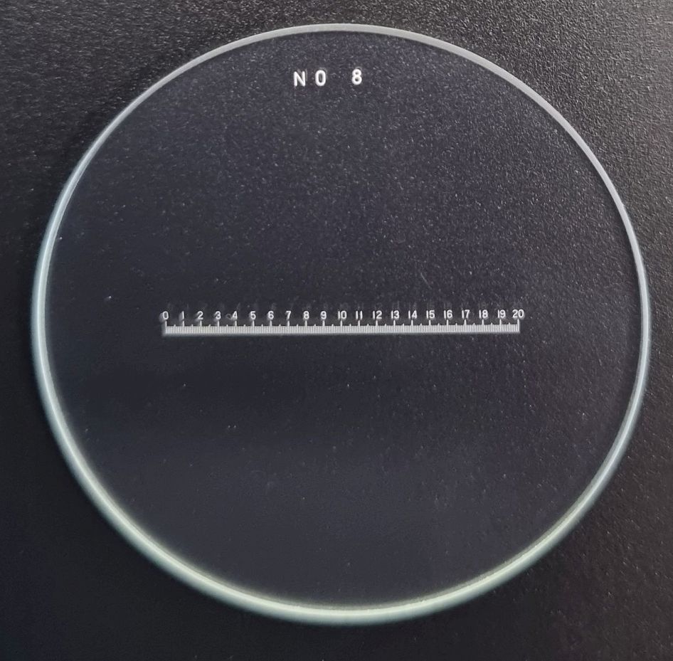 Měřicí destička S-1983-8W NO 8, délky v mm (0-20 mm, dělení 0,1 mm), bílá stupnice
